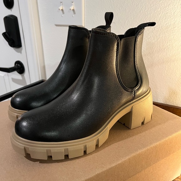 Steve Madden Shoes - Black Chunky Steve Madden Boots
